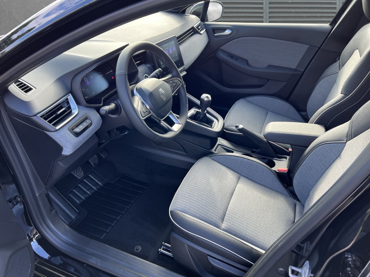 Renault Clio TCe 90 Techno SHZ Navi