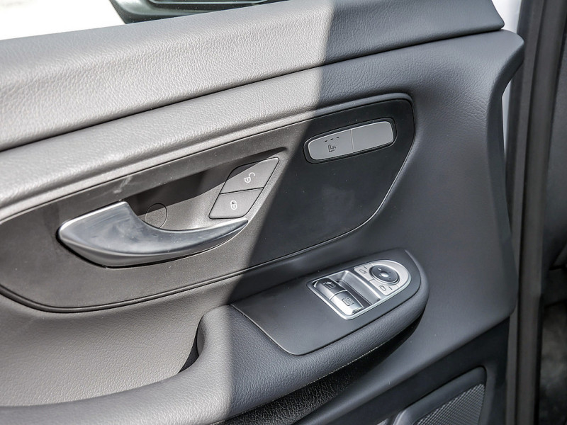 Mercedes-Benz V 220 FACELIFT DISTRO/KAMERA/7 SITZE/KLIMAAUT/SHZ