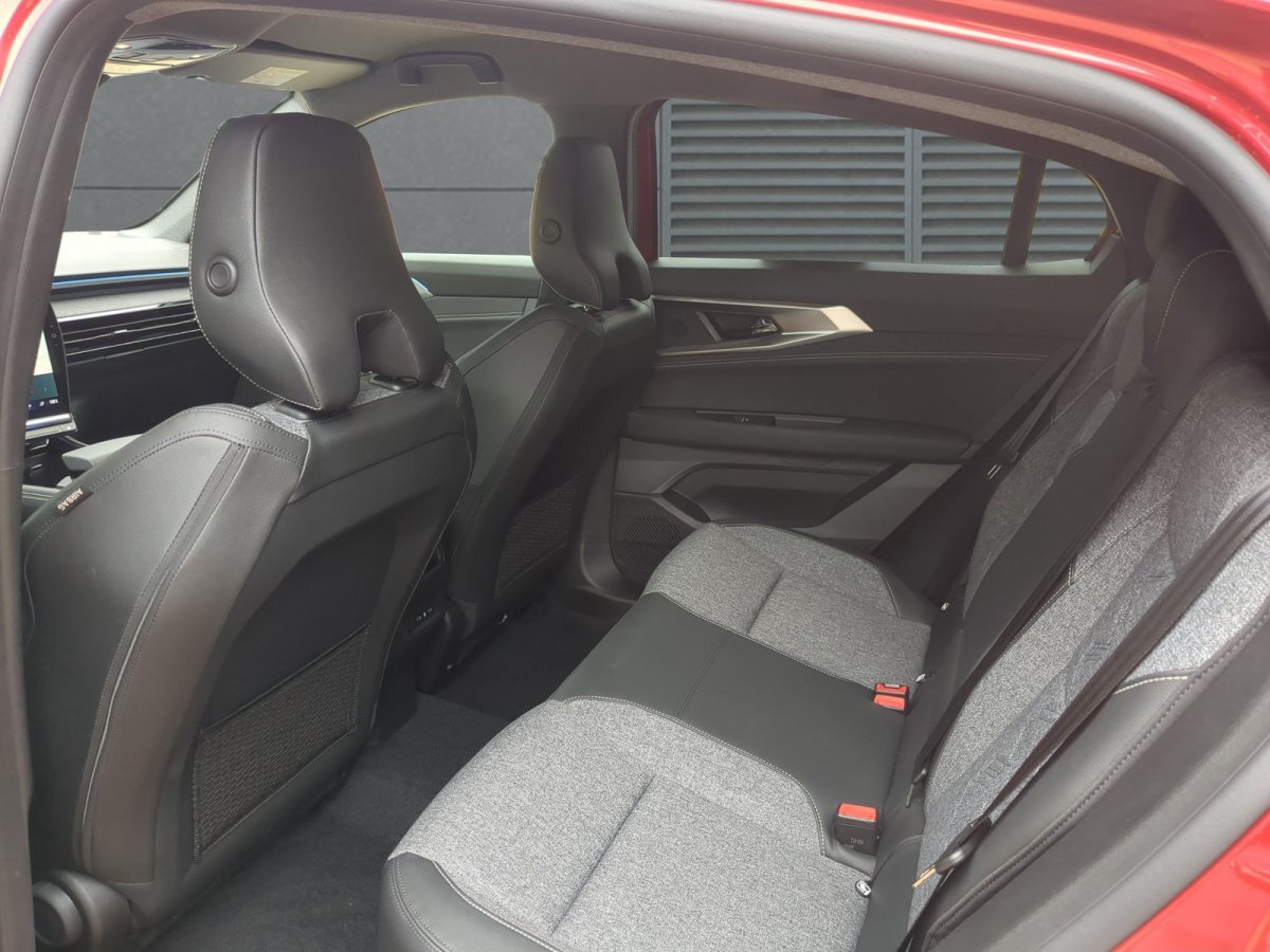 Renault Rafale E-TECH 200  Techno SZH LKHZ RFK Navi