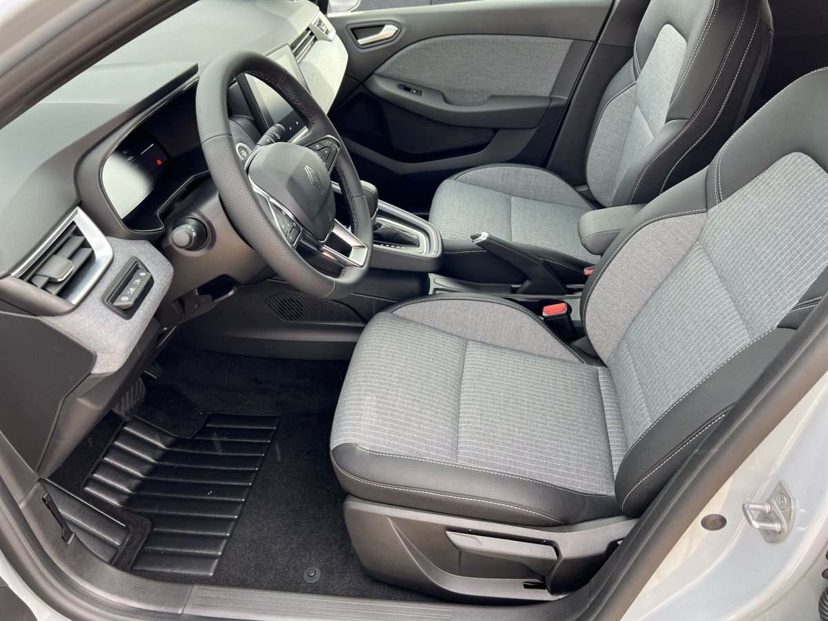 Renault Clio Hybrid 145 Techno SHZ