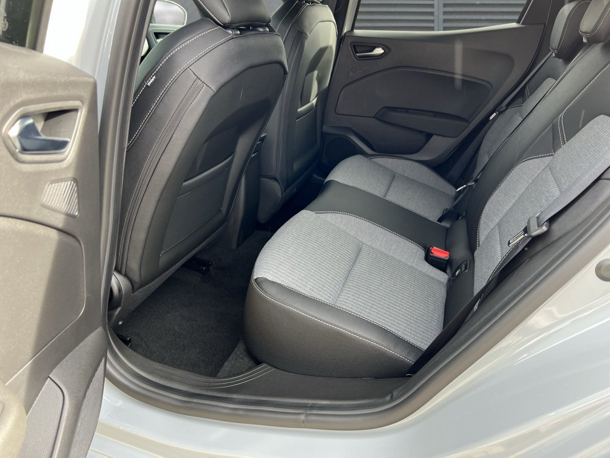 Renault Clio Hybrid 145 Techno SHZ