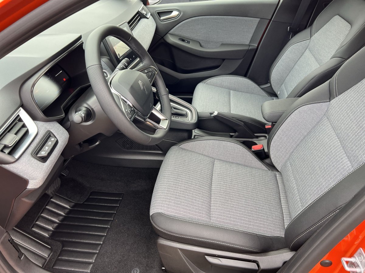 Renault Clio Hybrid 145 Techno SHZ