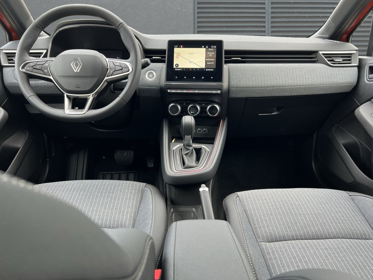 Renault Clio Hybrid 145 Techno SHZ