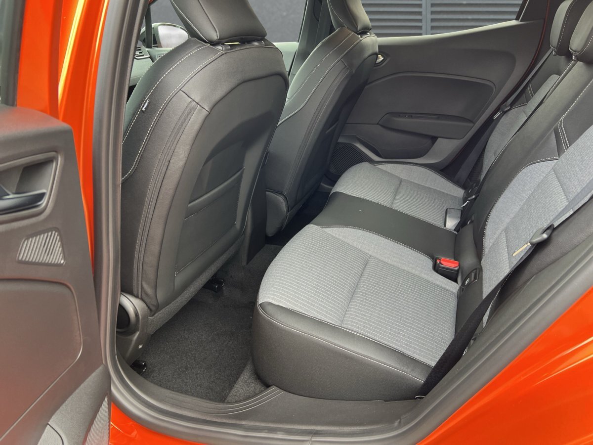 Renault Clio Hybrid 145 Techno SHZ