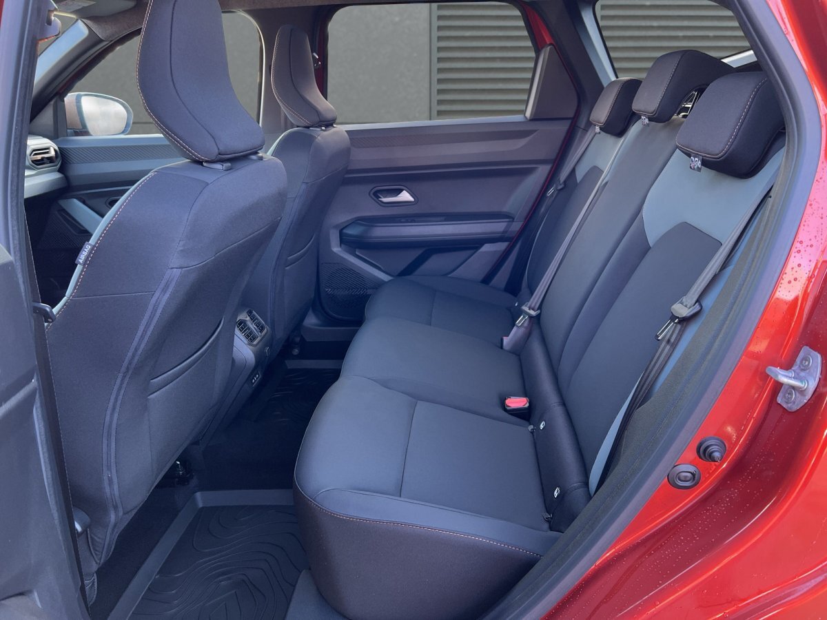 Dacia Bigster TCe 140 Extreme Winter-Plus-Paket+Pano-Dach