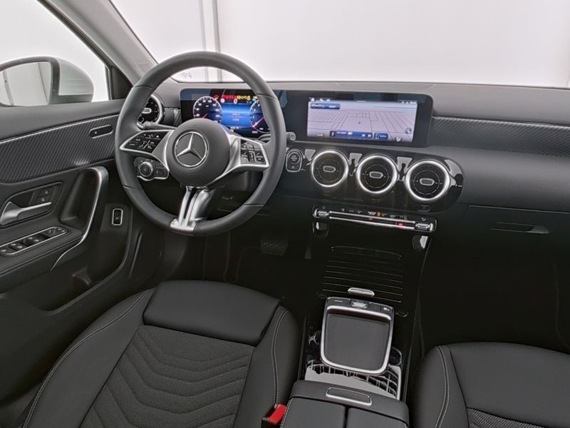 Mercedes-Benz A 220 Progressive Line Advanced