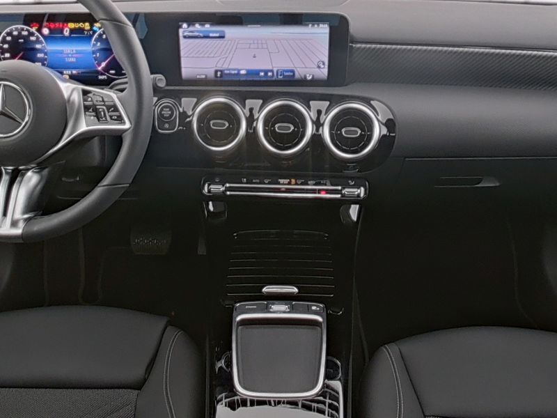 Mercedes-Benz A 220 Progressive Line Advanced