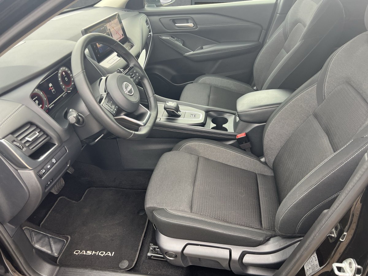Nissan Qashqai 1.3 DIG-T CVT N-Connecta+Winterpaket+360° Kamera