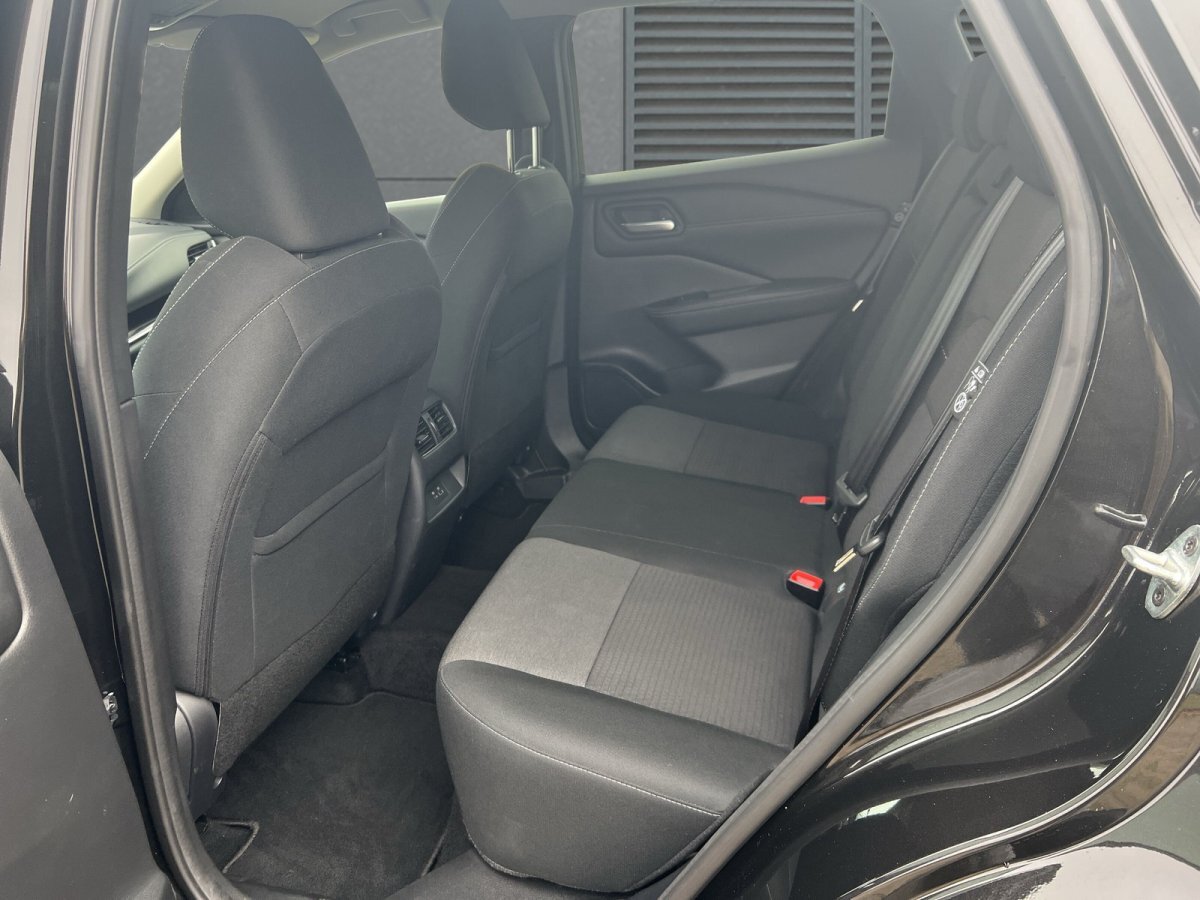 Nissan Qashqai 1.3 DIG-T CVT N-Connecta+Winterpaket+360° Kamera