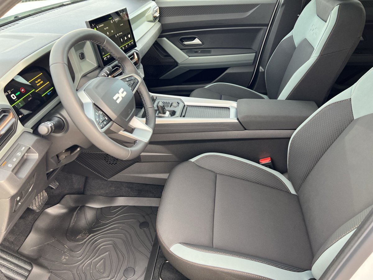 Dacia Bigster Hybrid 155 Extreme SHZ LKHZ LED RFK Pano