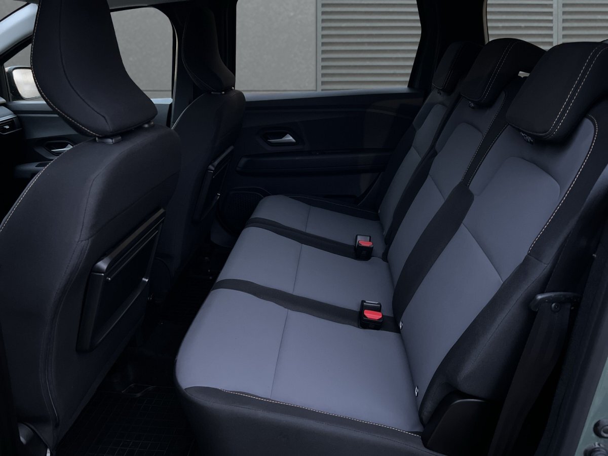 Dacia Jogger Hybrid 140 Extreme 7-S SHZ