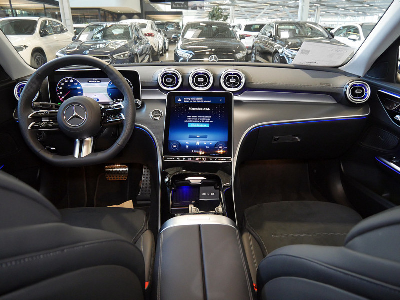 Mercedes-Benz C 300 AMG MEMO 360 AHK DISTR KAMERA SPUR PDC