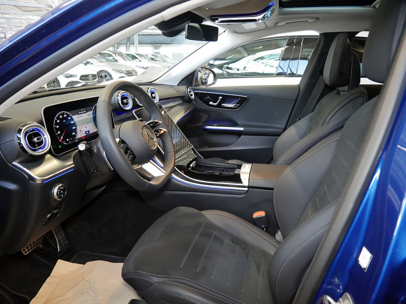 Mercedes-Benz C 300 AMG MEMO 360 AHK DISTR KAMERA SPUR PDC