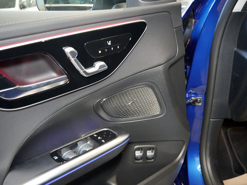 Mercedes-Benz C 300 AMG MEMO 360 AHK DISTR KAMERA SPUR PDC