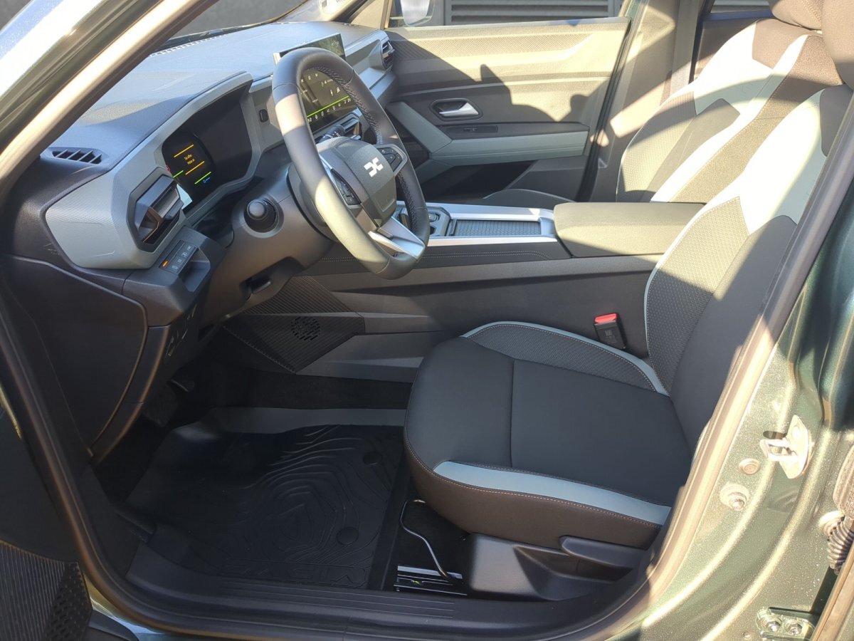 Dacia Bigster Hybrid 155 Extreme Pano+SHZ+LED+RFK