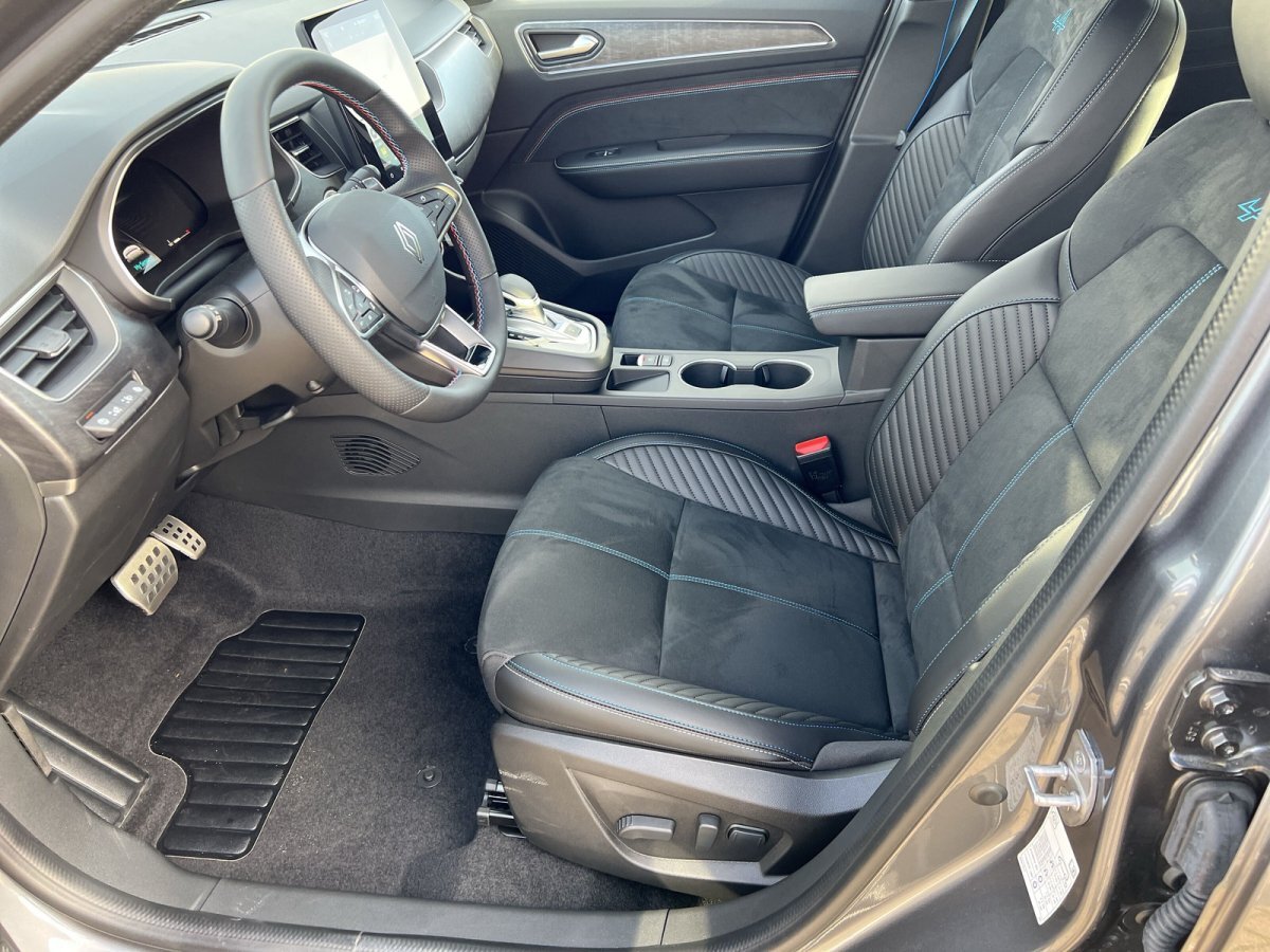 Renault Arkana TCe 140 EDC Esprit Alpine Winterpaket+LED+RFK