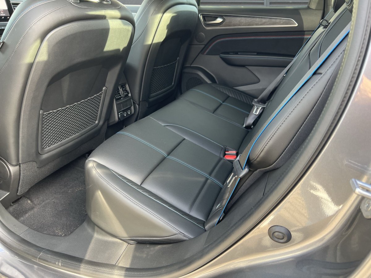 Renault Arkana TCe 140 EDC Esprit Alpine Winterpaket+LED+RFK