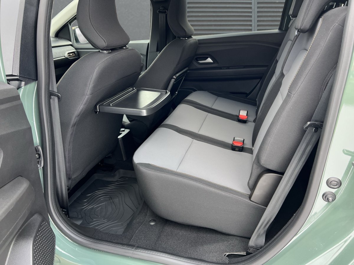 Dacia Jogger TCe 100 ECO-G Extreme Navi RFK+Klimaauto.+PDC+SHZ