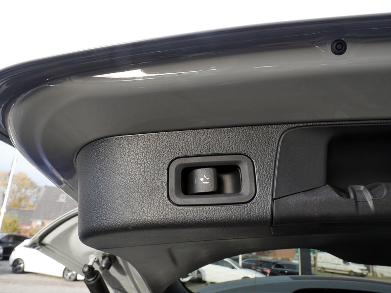 Mercedes-Benz GLB 200 d 4M AMG NIGHT MULTI 360 AHK KAMERA PANO