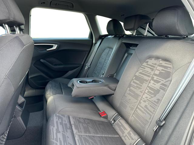 Audi A5 Avant AHK+NAVI+PDC+SHZ+EL. HECKKL.+17 LM