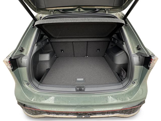 Volkswagen Tiguan R-Line People PLUG-IN+PANO+AHK