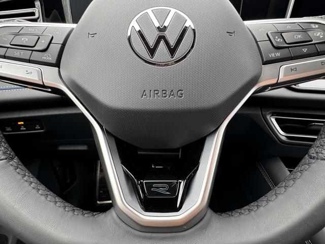 Volkswagen Tiguan R-Line People PLUG-IN+PANO+AHK