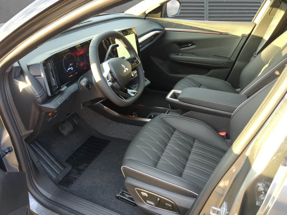 Mitsubishi Eclipse Cross 87 kWh (22kW) Diamant TOP Luxury-Paket