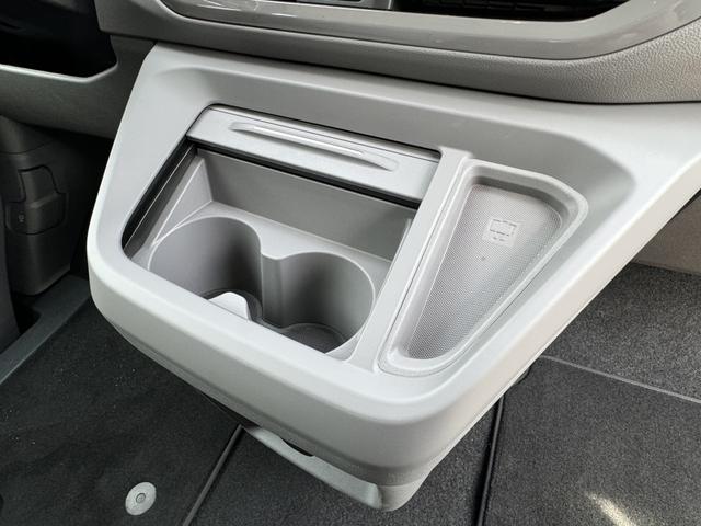 Volkswagen T7 Caravelle LR Schiebetüren AHK MATRIX-LED NAVI SHZ