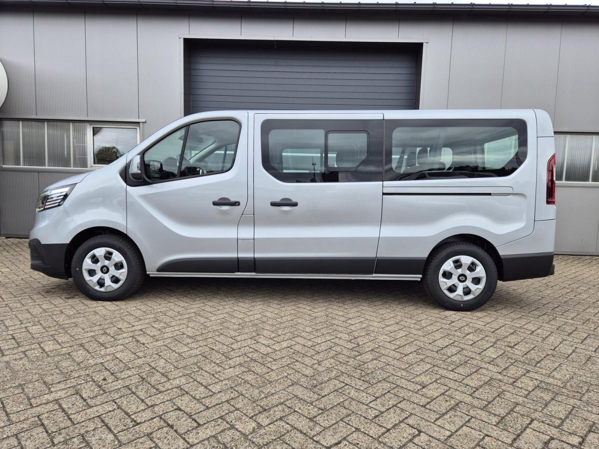 Renault Trafic dCi 150 L2H1 3,0t Grand Equilibre+Rollstuhlbefestigung
