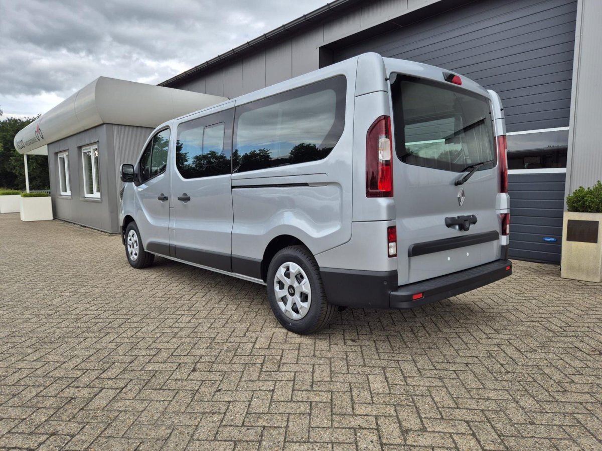 Renault Trafic dCi 150 L2H1 3,0t Grand Equilibre+Rollstuhlbefestigung