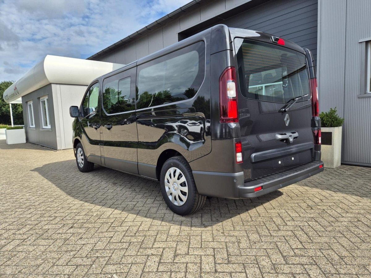 Renault Trafic dCi 150 L2H1 3,0t Grand Equilibre+Rollstuhlbefestigung