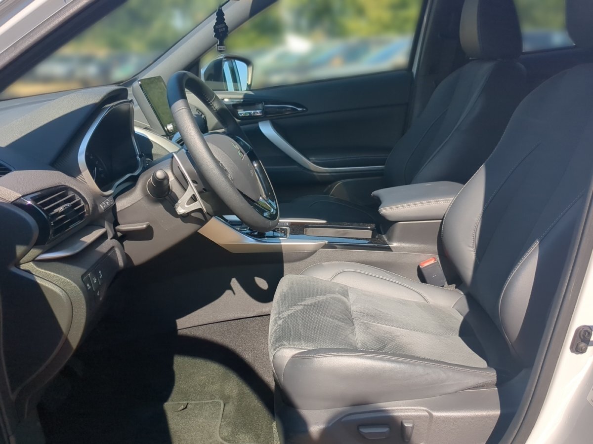 Mitsubishi Eclipse Cross Plug-In Hybrid PHEV Plus Navi
