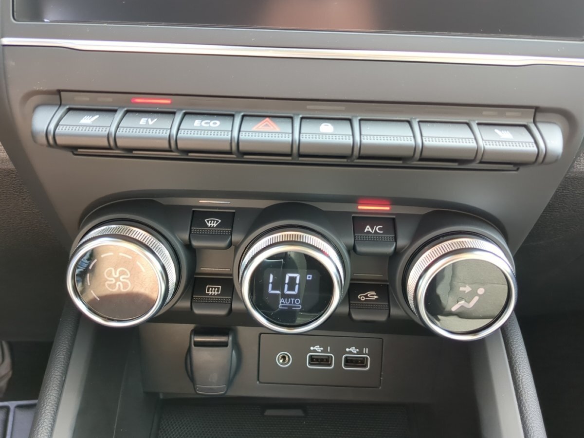 Mitsubishi Colt Plus 1.6 AT Hybrid RFK LHZ